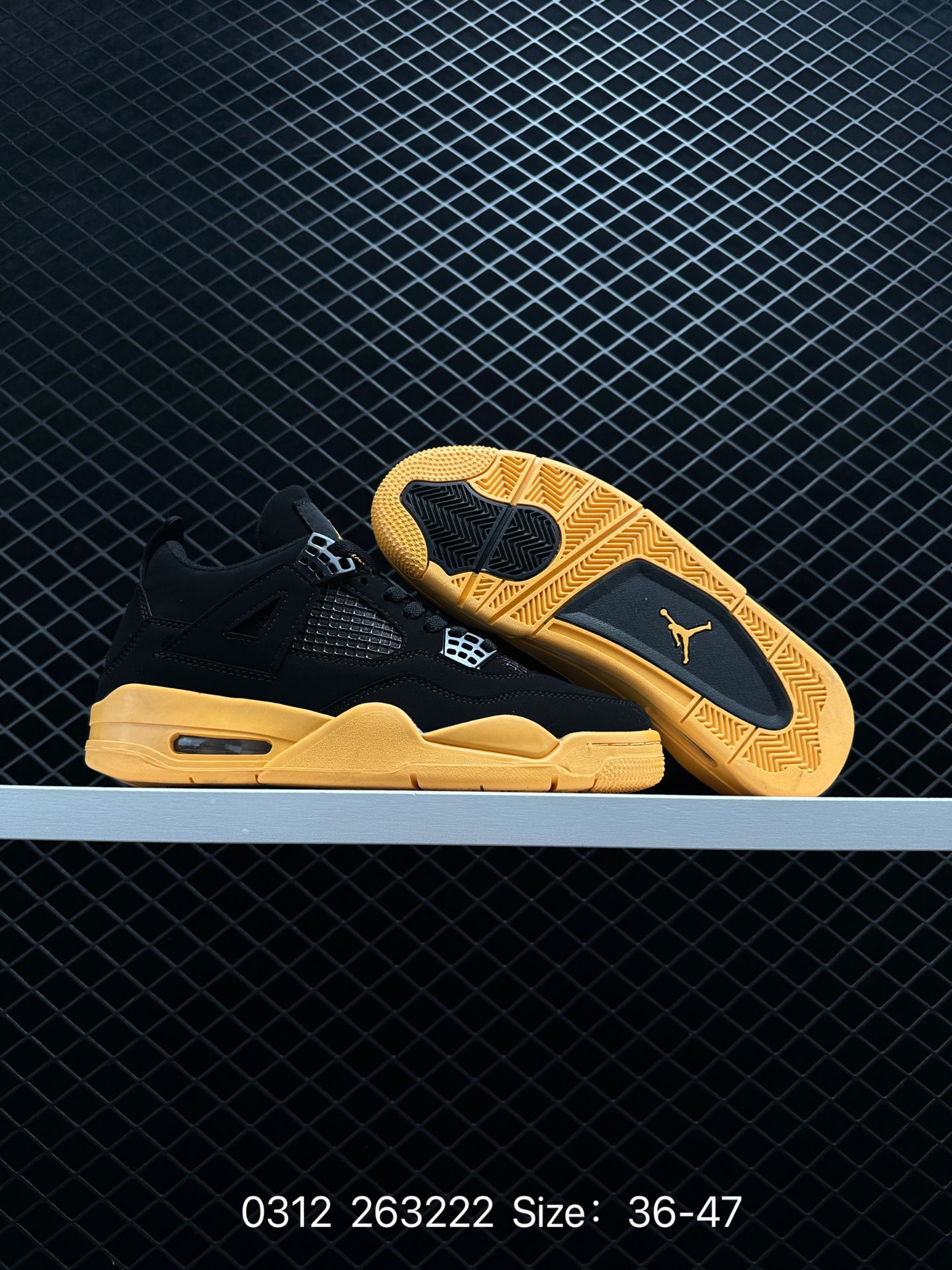 Air Jordan 4 Retro “Bred”